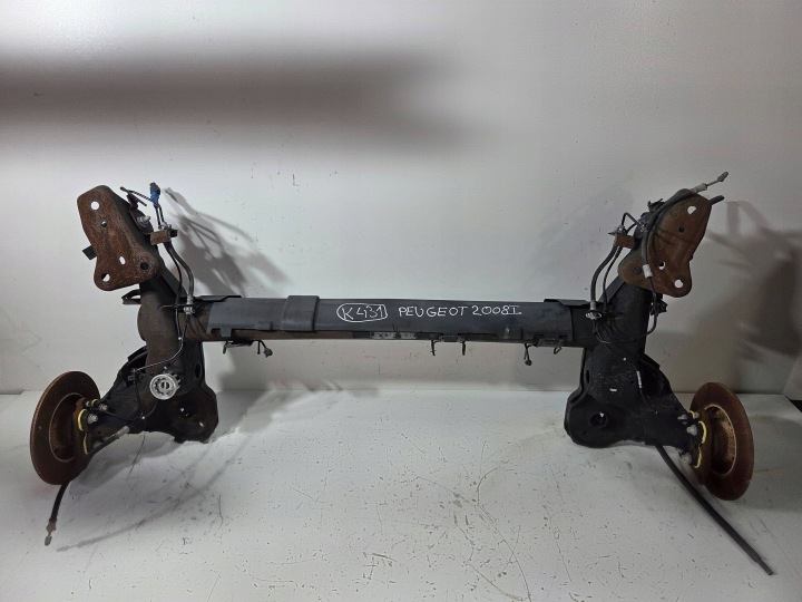 Peugeot 2008 und Achsträger hinten (K431)