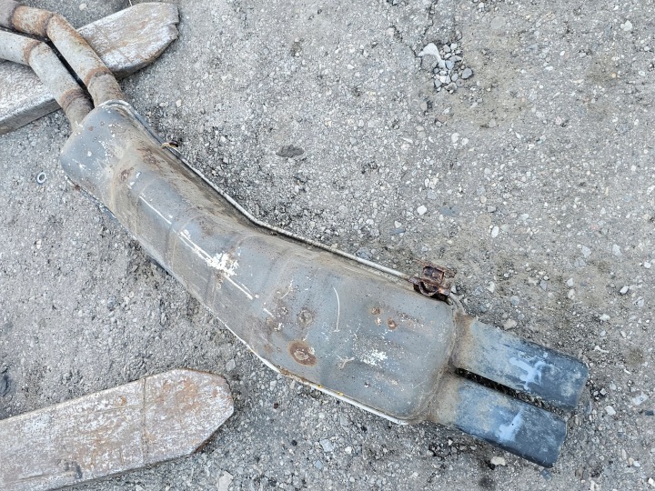Tlumič tlumiče výfuku BMW E32 730i 735i 740i 750i 86-94r 15
