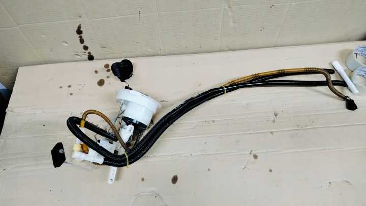 sensor of the level pompy of the fuel BMW 1 E87 BMW 3 E90 6763851