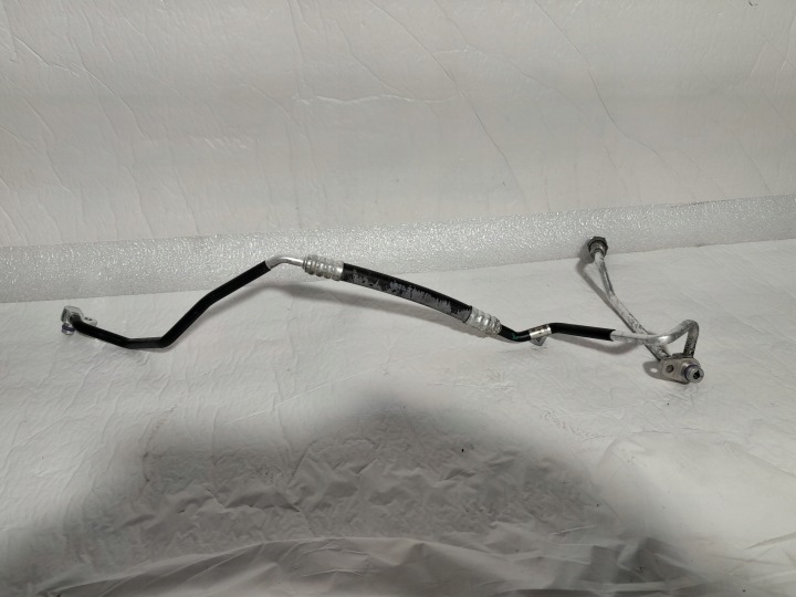 AUDI A4 B9 LIFT wiring pipe of the air conditioning 8W1816720G