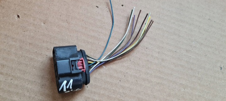A4 B9 8W UTIČNICA KOSTKA FARA FULL LED 8W0973737 A5 8W Q5 A6 C7