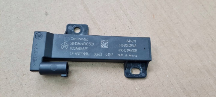 Chrysler Pacifica 2022 modul zesilovač ANTENY JEEP DODGE 68051315AB