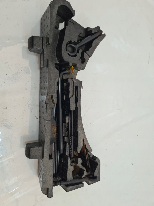 Jaguar F-Pace 16-Repair Lewarek HK83-17B043-AD EUA 11