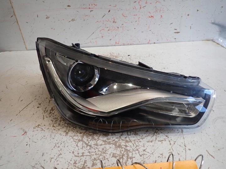 LICHT VORNE VORNE RECHTS AUDI A1 2010-2014 BI-XENON 8X0941006