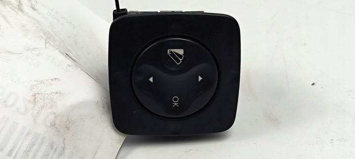 tlačítko PANEL WYSWIETLACZA 283950001R RENAULT MEGANE SCENIC III