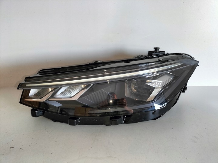 far prednja reflektor lijeva VW PASSAT B9 24- FULL LED