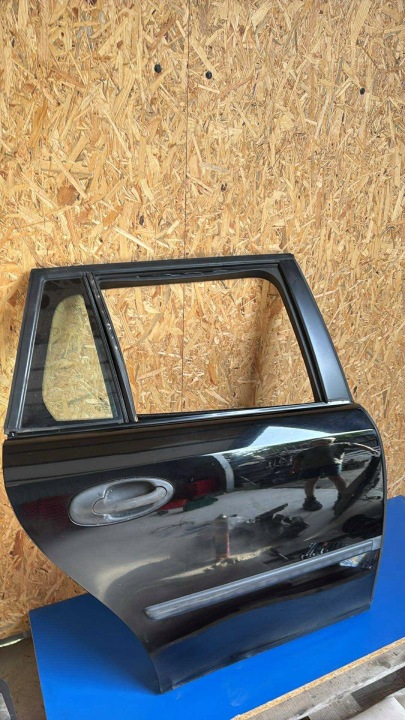 ajtó jobb hátsó SAAB 9-3 II 93 02-07 kombi jobb far szín 170 CZARNE