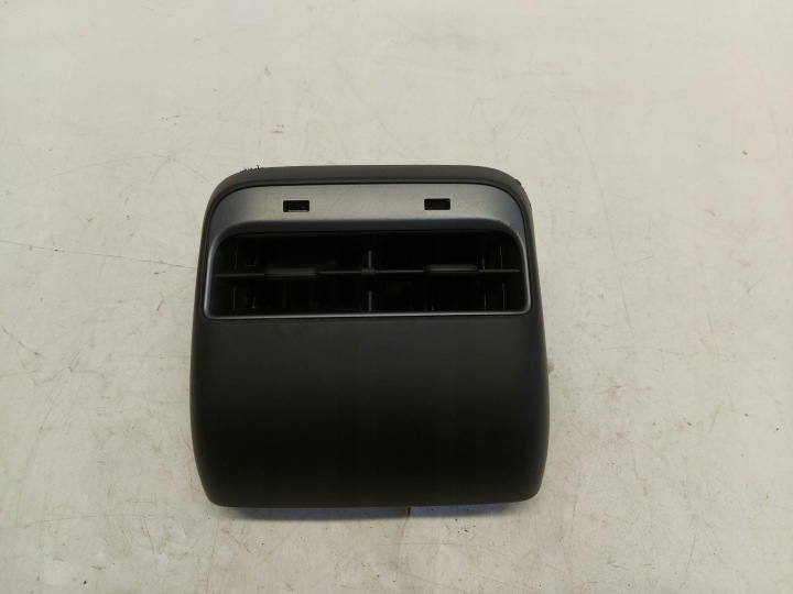 TESLA 3 III Lüftungsgitter des lüfters tunel heck gniazda USB