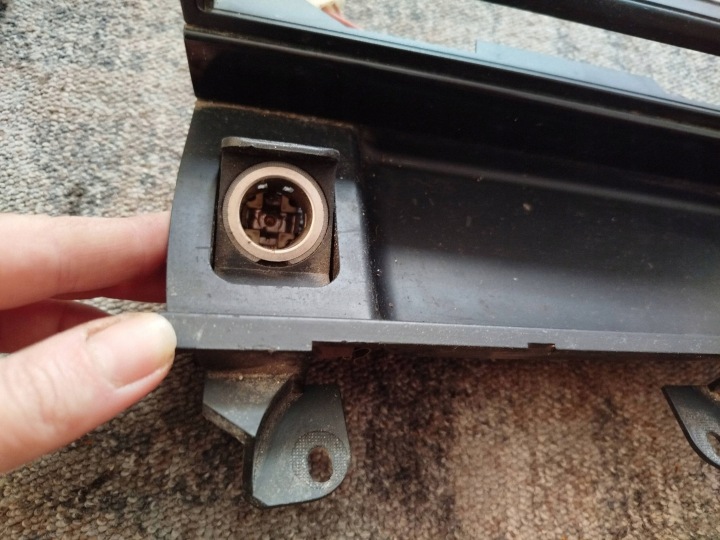 BMW 5 E39 2001 Popolník panel 6