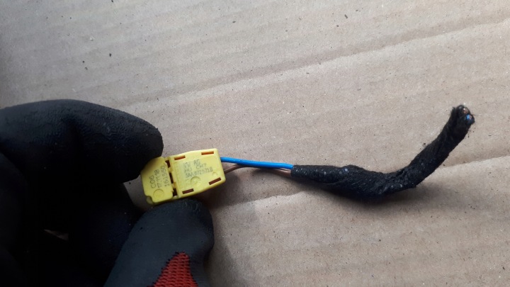 A4 B9 8W CONNECTOR CONTACT KOSTKA ZLACZE 3AA972571B A5 8W Q5