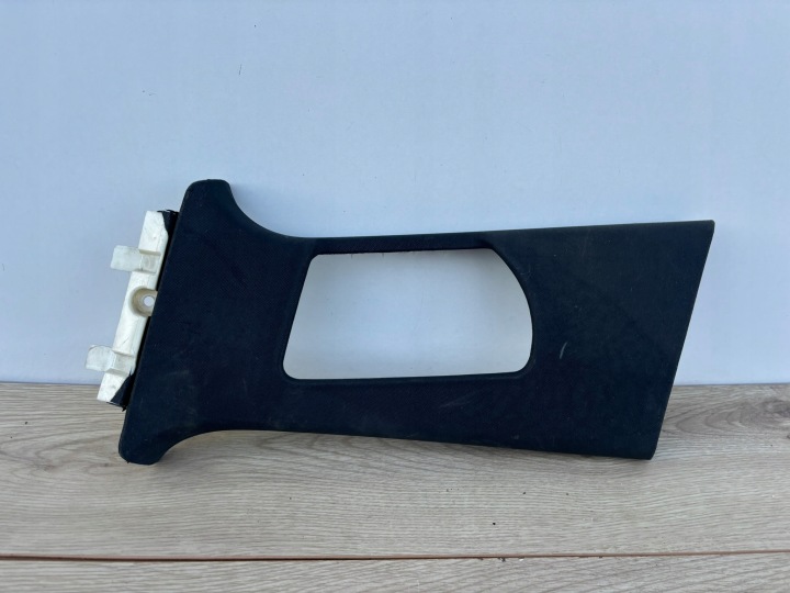 kryt SLUPKA SRODKOWEGO boční AUDI A4 B6 B7 8E0867243 PAK20/022
