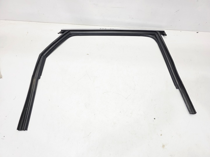 dihtung vrata lajsna CHROM desni stražnji dio AUDI A4 B9 LIFT AVANT 8W9839432D