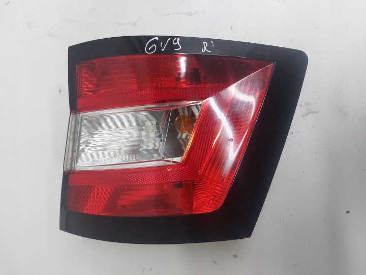 SKODA FABIA 3 III 14r> KOMBI Licht rechts heck 6V9945096 komplett