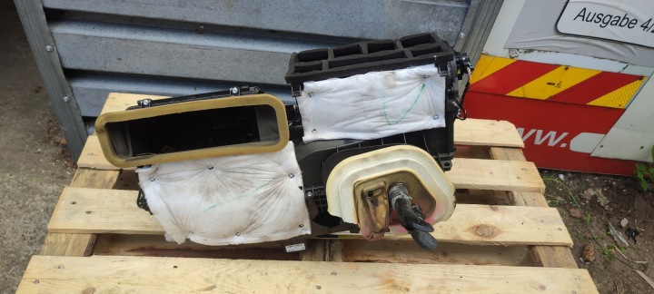 heater air conditioning devices EUROPA air conditionig grid Opel Mokka 95135966
