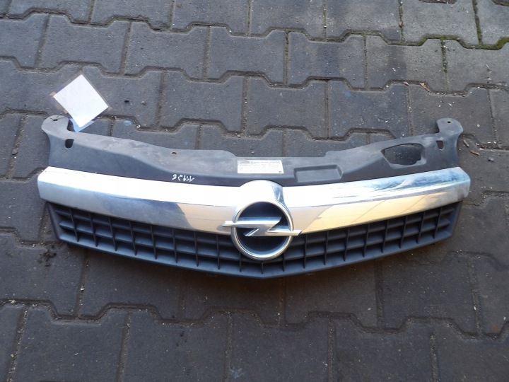 Opel Astra H maska