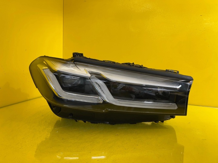 light right BMW 5 G30 G31 LIFT FULL LED 9850582-06
