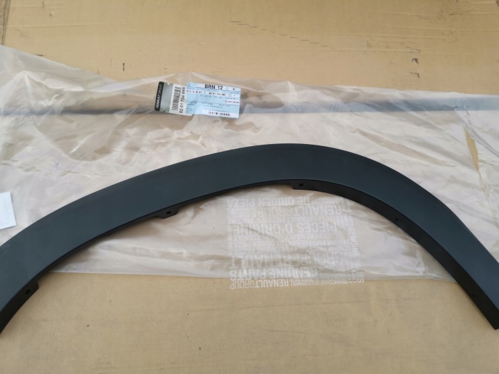 DACIA DUSTER II left moulding of a fender rear part new