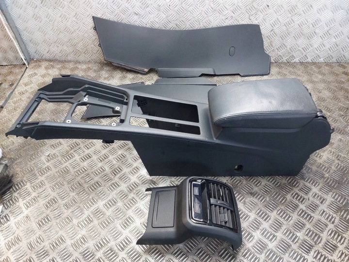 TUNEL central armrest VOLKSWAGEN PASSAT B8 LIFT 3G0907049D