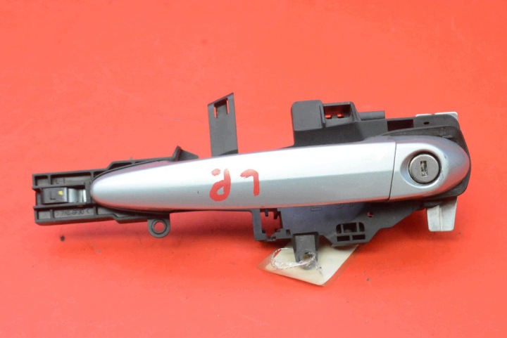 Poignée Gauche Avant Avant A71/6 BMW E87 LIFT 5D HB 07-12