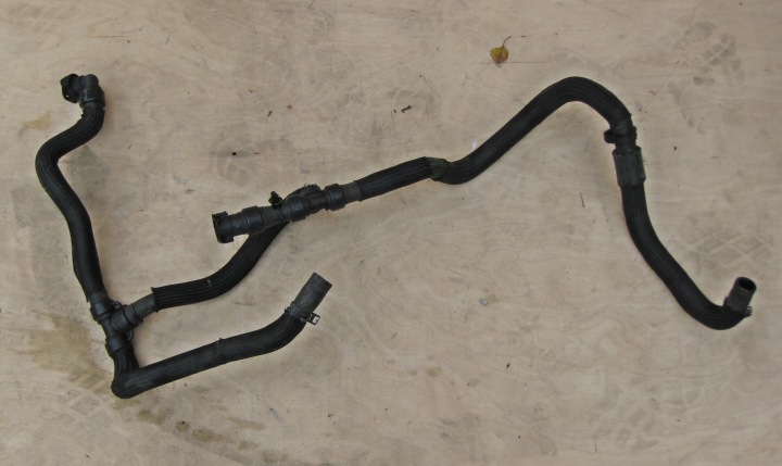 RENAULT MASTER III LIFT hadice vody vedení chladiče 924002715R 140550479R