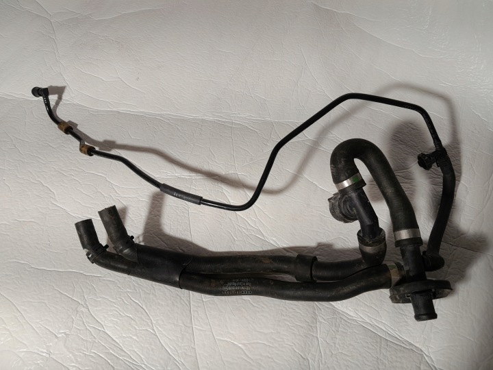 AUDI A4 B9 hose wiring of water 8W1819350S 8W1121081BB