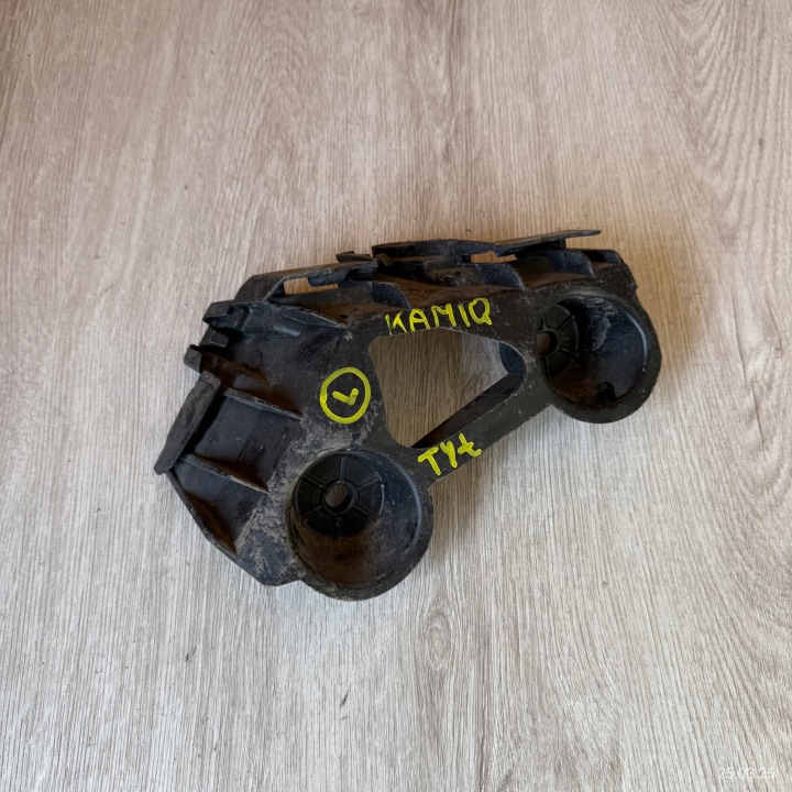 Support montage pare-chocs Arrière Gauche SKODA KAMIQ 658807393A