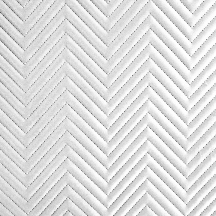 Bílá přikrývka na postel Sofia 220x240 cm prošívaná elegantní glamour velvet