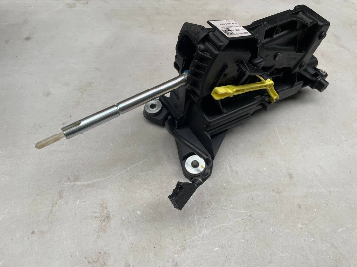gear lever changes of the gear VOLKSWAGEN CRAFTER 2N0713025C @M