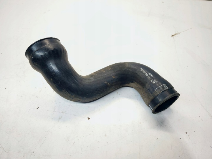 Tuyau Tuyau flexible Conduit pieces tuyaux Intercooler AUDI A4 B6 B7 1.8T 8E0145838G
