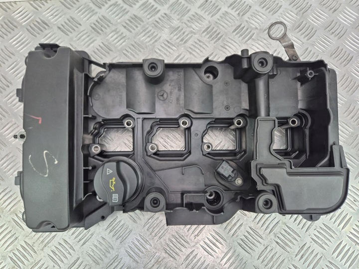 cover of valves Mercedes C180 CGI W204 A2710101730 M271.820