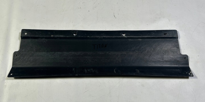 Blende Abdeckung untere des Kühlers des Wassers Nissan Titan 2016r