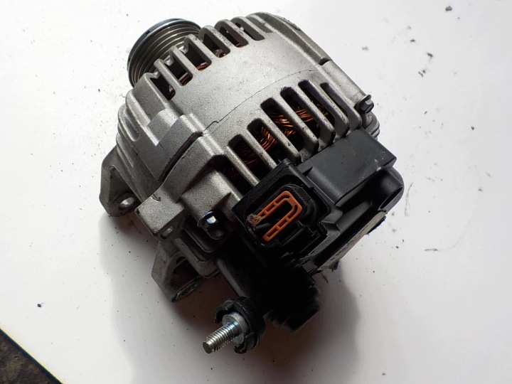 HYUNDAI I30 KIA CEED 1.5 DCI ZAM alternator 0986081060