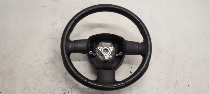 volant Audi A3 8P LIFT 3D 1,6 FSI