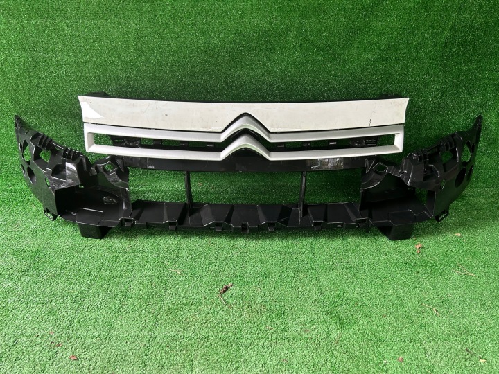 Citroen Berlingo III Grille Couverture Traverse Pare choc 12-15