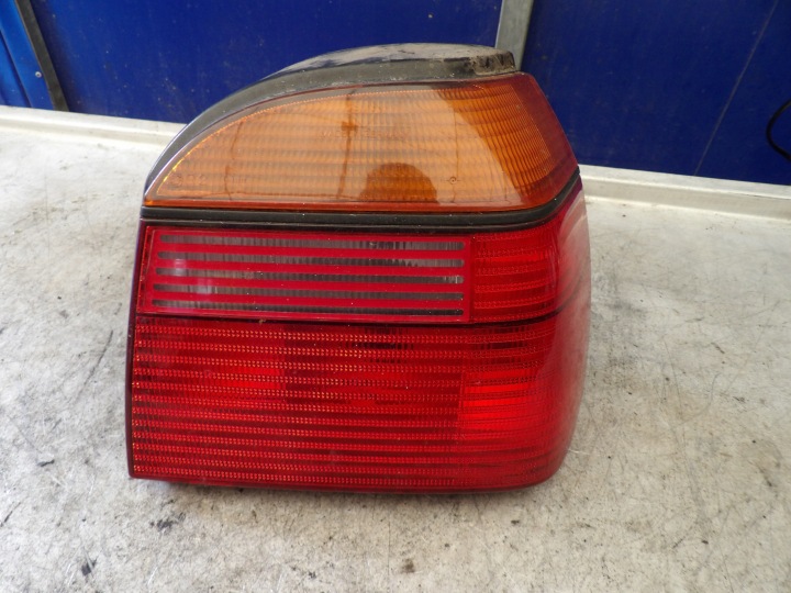 Volkswagen Golf III Licht hinten rechts 1H6945112D