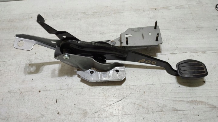 pedal freno 1.6 HDI Peugeot 308 II T9