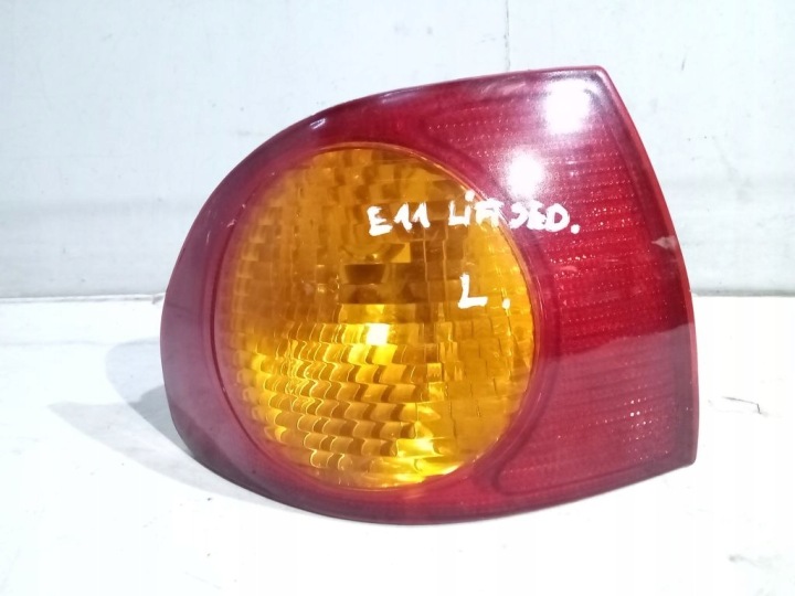 Toyota Corolla E11 lift Sedan Licht links heck hinten