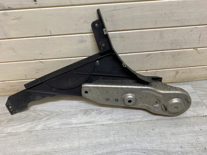 BMW 5 F10 tyčka REAKCYJNY pravý 6776150 Kryt podzwozia 7186722 nadrze