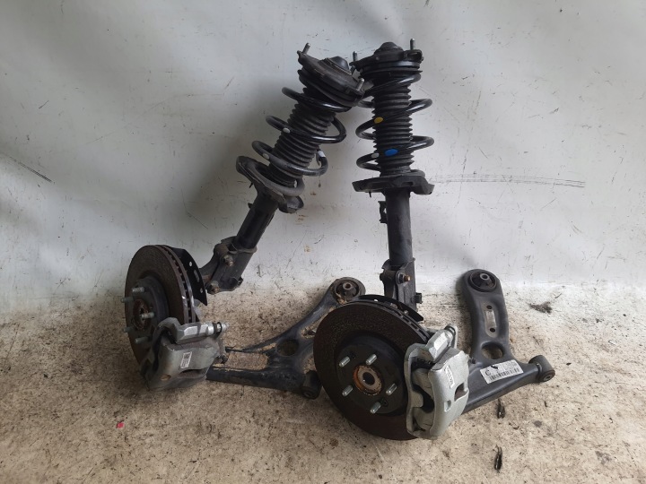 KIA XCEED 19-> MACPHERSO mozzo fusello braccetto destro