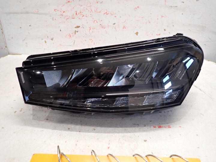 Licht vorne vorne links SKODA FABIA IV 2021- FULL LED 6VB941015