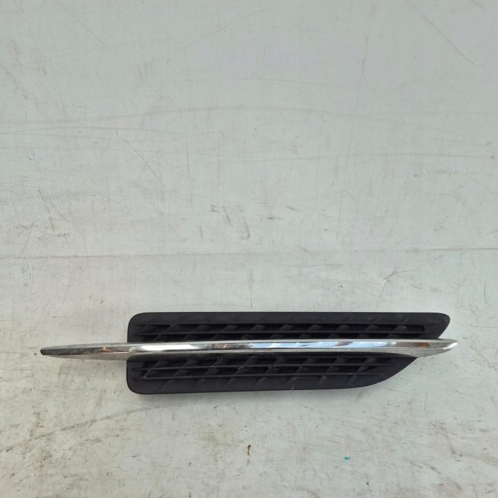 MERCEDES SLK R172 W172 Moulage Grille Aile Droit Avant A1726900479