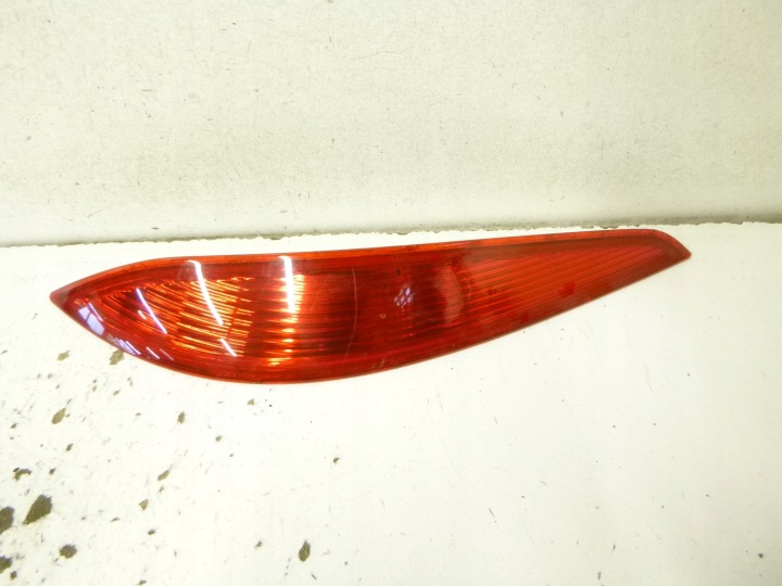 ODBLASK du capot Arrière Droit Feux phare OPEL ASTRA H TWINTOP 2007 13191991 HELLA
