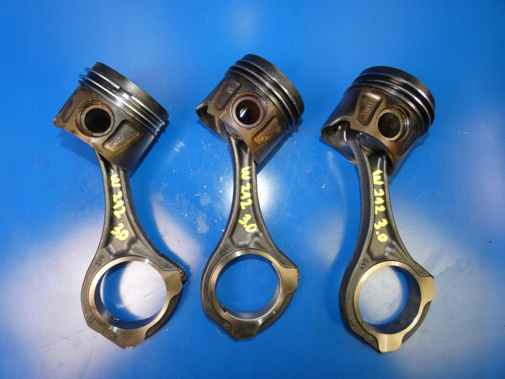 W212 W204 W218 3.0 CDI V6 piston + connecting rod