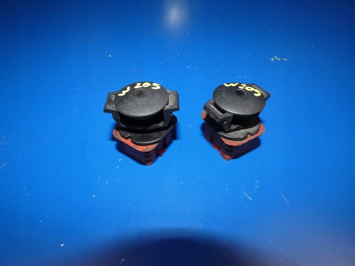 MERCEDES C KLASA W205 GLC W253 staffa KOLEK maniglia radiatore OSSATURA Anteriore