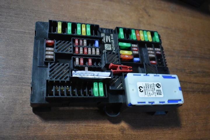 IDEALNA compartment of fuses BMW G14 G15 G16 1