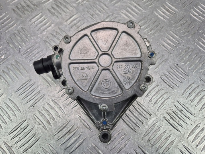 BMW 3 F30 F35 F31 320i N20B20B pompa a vuoto (vacuum) 0710336182A