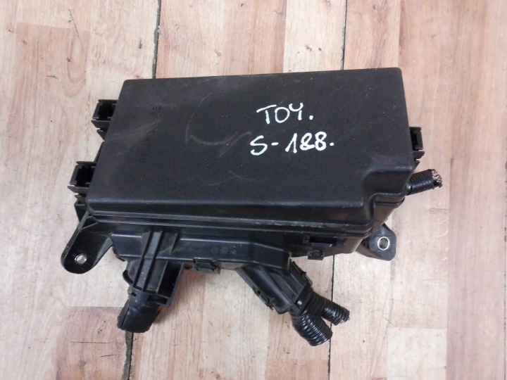 Toyota C-HR 1.8 modul skříňka pojistek 82641-47050-A