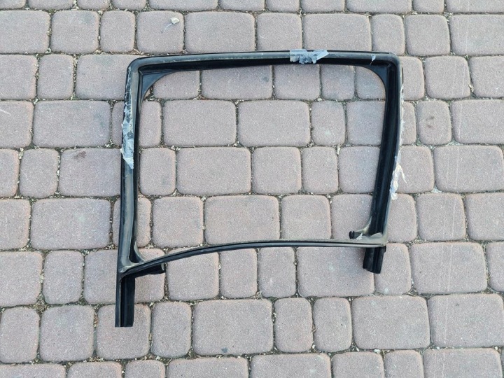 Uszczelka ajtó bal bok zgarniacz Opel COMBO D FIAT DOBLO II 2