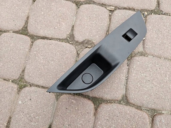 poklopač zaštita vrata przelacznika lijevi stražnji dio OPEL ASTRA L 6 VI 9840530680