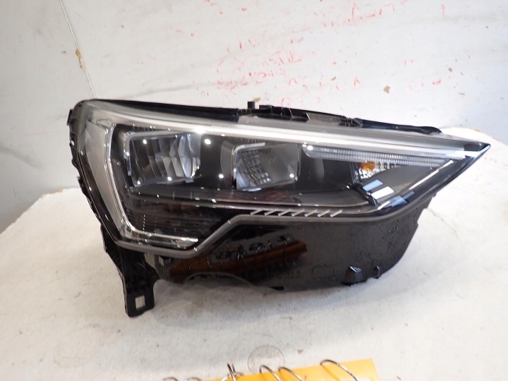 Licht vorne vorne rechts AUDI Q3 II 2018- FULL LED 83A941012